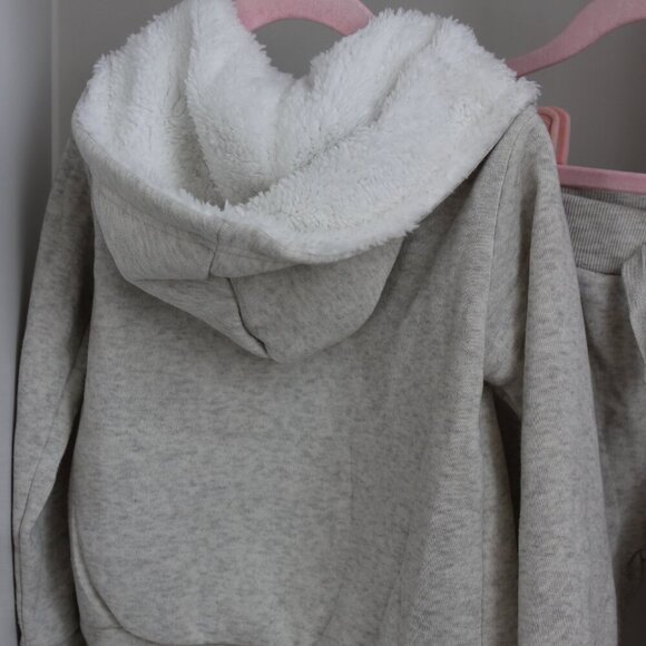 Toddler Girl 2 piece set - Picture 4 of 8